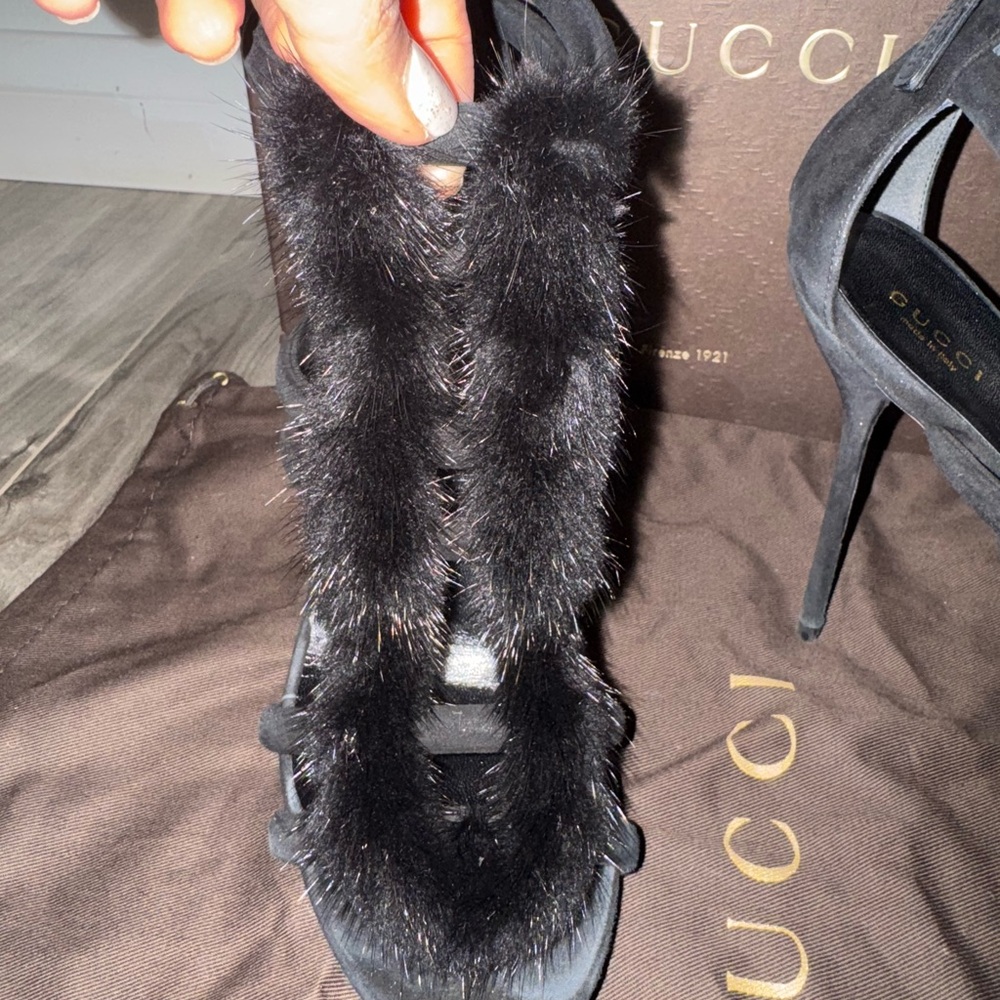 Gucci Black Fur Women's Sandals - Picture 5 of 8